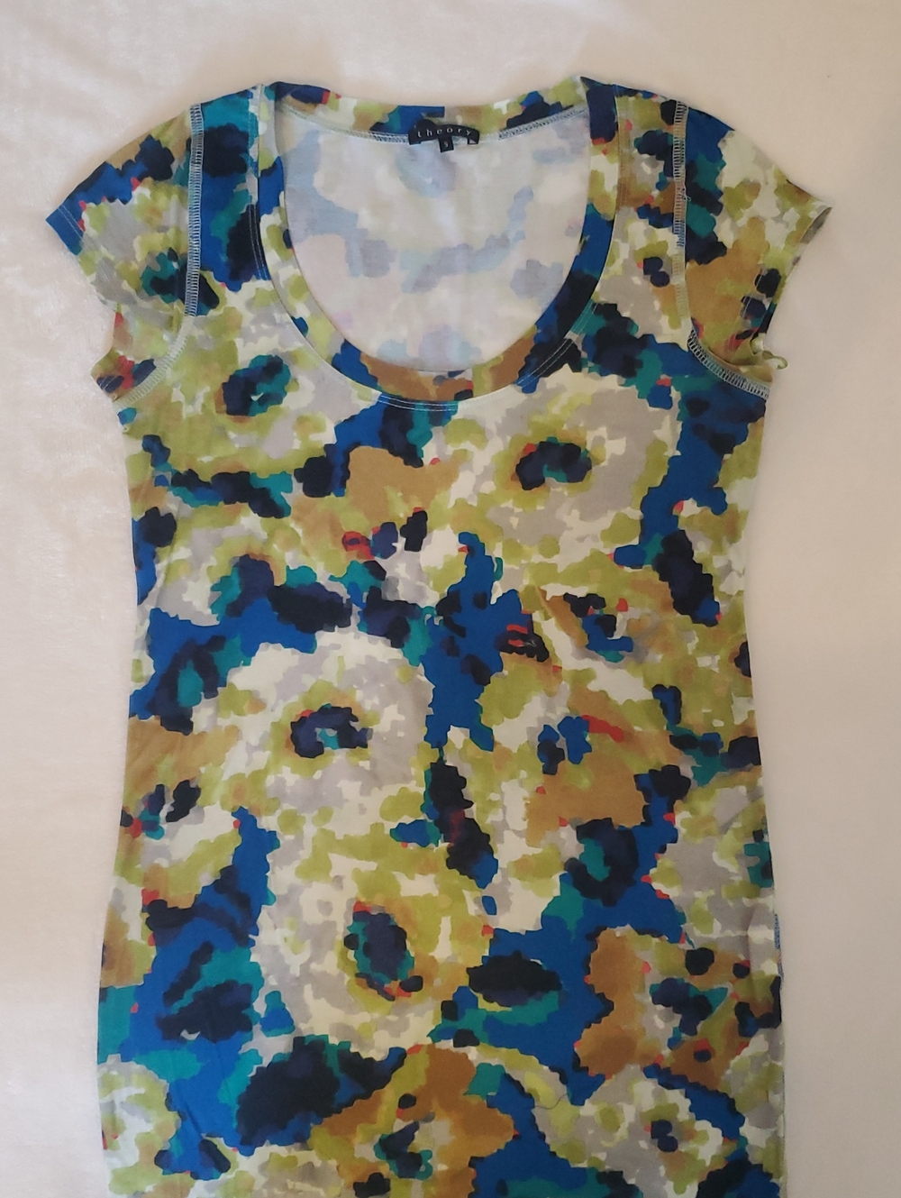 Theory Scoop Neck Short Sleeve Tee in Blue, Green & Tan Abstract Print Y2K